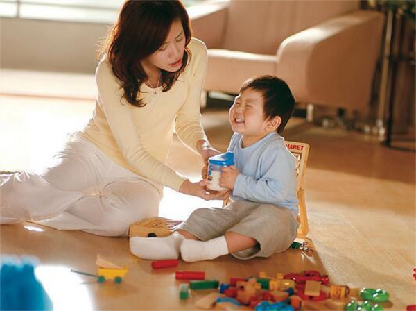 0-1歲寶寶早教開(kāi)發(fā)及注意事項，育嬰師漲薪必備！